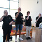 Münchner Gebärdenchor mit dem Regenbogenlied
