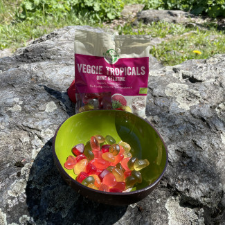 Eine Schale mit Fruchtgummis aus dem Weltladen