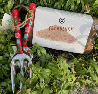 Kokoblock mit Gartengabel