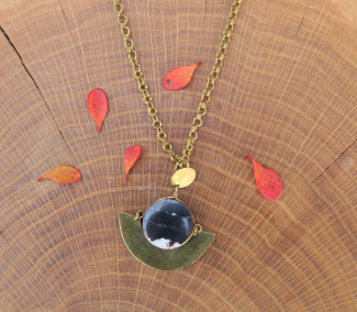 Kette mit Anhänger aus dem Weltladen