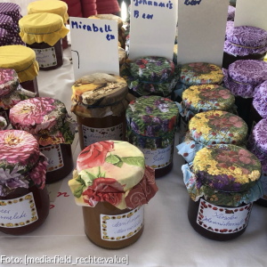 selbstgemachte Marmelade aus dem Handarbeitskreis
